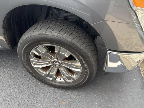 2018 Nissan Titan SV