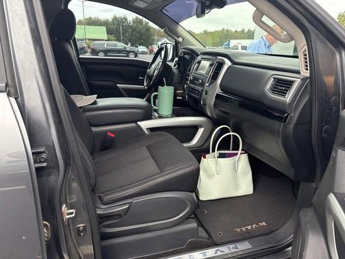 2018 Nissan Titan SV