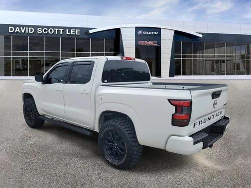 Glacier White 2023 Nissan Frontier SV