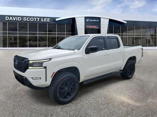 Glacier White 2023 Nissan Frontier SV