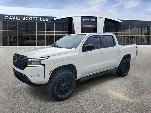 Glacier White 2023 Nissan Frontier SV