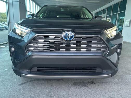 2024 Toyota RAV4 Hybrid SE