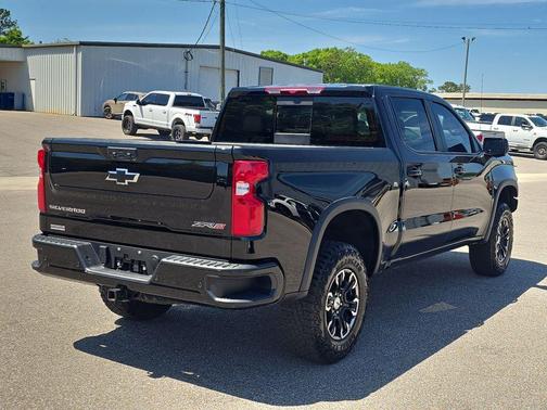 Black 2025 Chevrolet Silverado 1500 ZR2