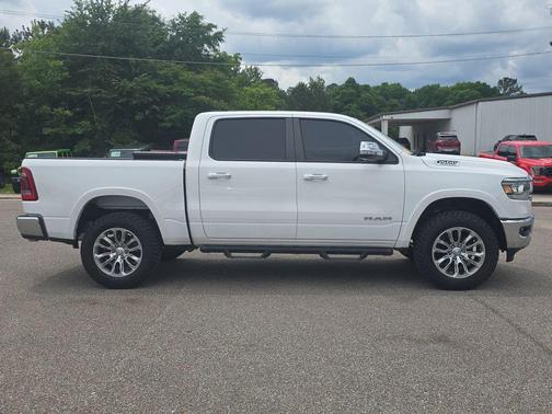 Bright White Clearcoat 2022 RAM 1500 Laramie