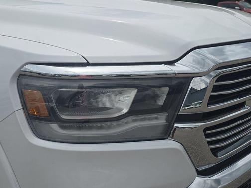 Bright White Clearcoat 2022 RAM 1500 Laramie