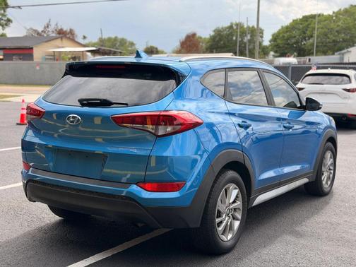 2017 Hyundai TUCSON SE Plus