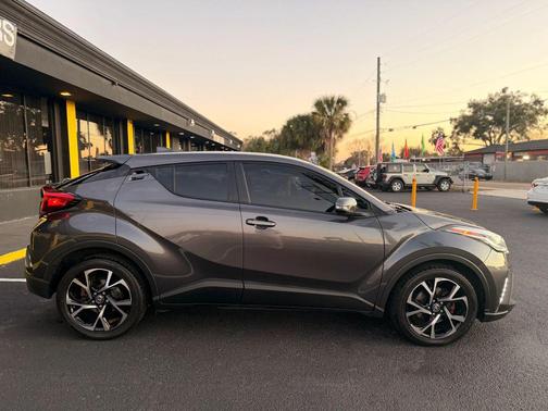 2020 Toyota C-HR XLE