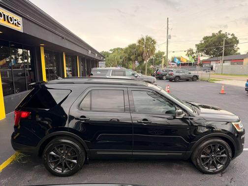 Shadow Black 2018 Ford Explorer XLT