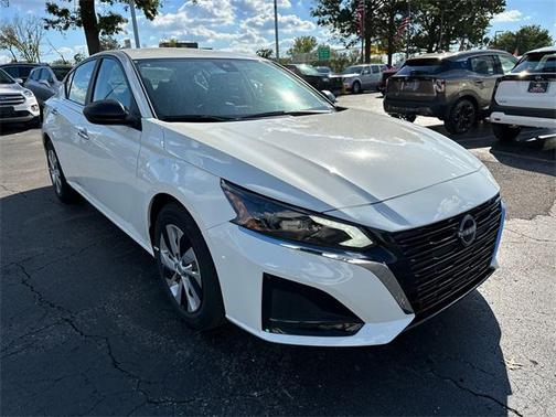 2025 Nissan Altima S FWD