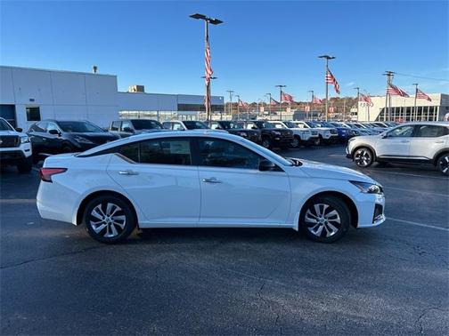 2025 Nissan Altima S FWD