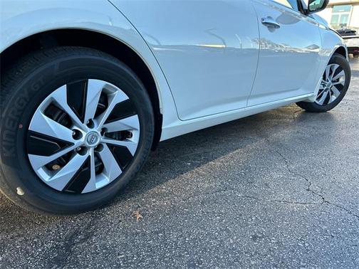 2025 Nissan Altima S FWD