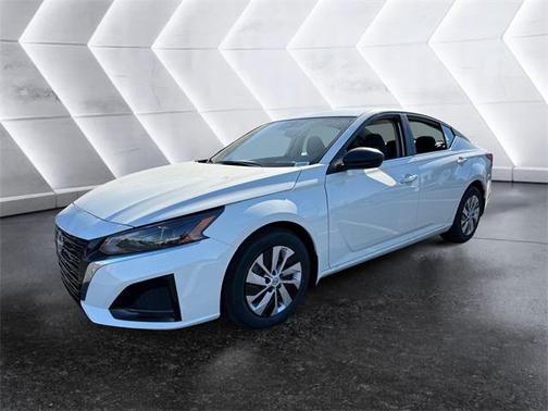 2025 Nissan Altima S FWD