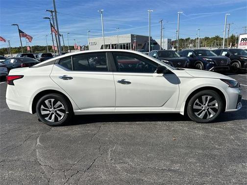 2025 Nissan Altima S FWD