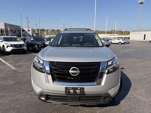 2025 Nissan Pathfinder SV 4WD