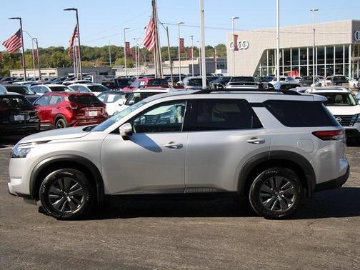 2025 Nissan Pathfinder SV 4WD