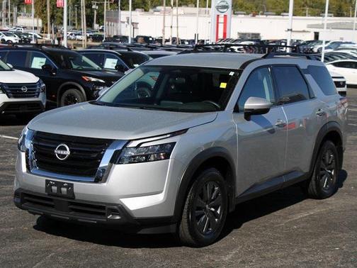 2025 Nissan Pathfinder SV 4WD