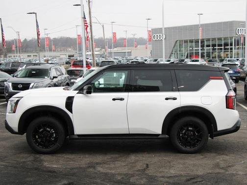 Aspen White Tricoat/Super Black 2026 Nissan Armada PRO-4X