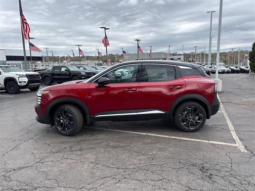 2025 Nissan Kicks SR