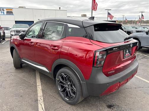 2025 Nissan Kicks SR