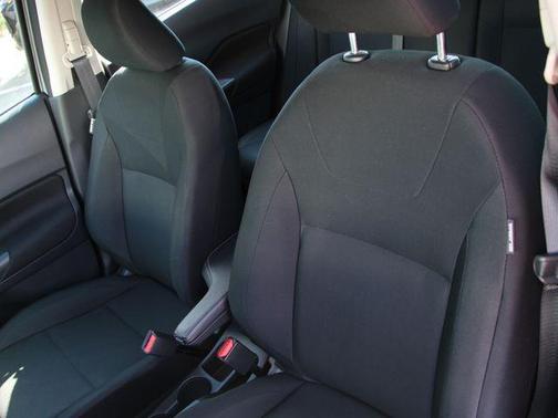 Gun Metallic 2025 Nissan Kicks S