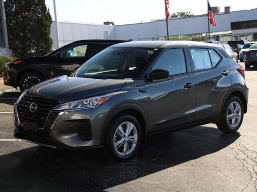 Gun Metallic 2025 Nissan Kicks S