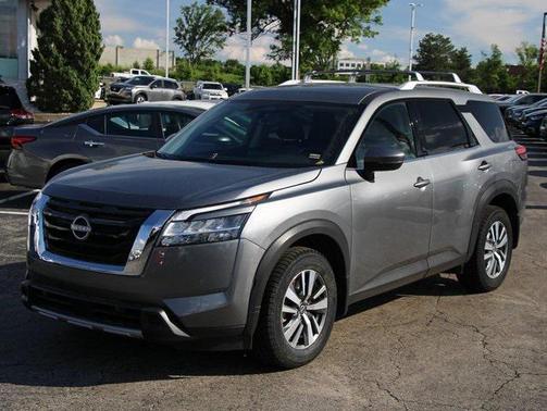2024 Nissan Pathfinder SL 4WD