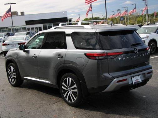 2025 Nissan Pathfinder Platinum 4WD