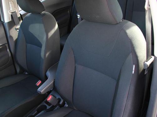 Gun Metallic 2025 Nissan Kicks S