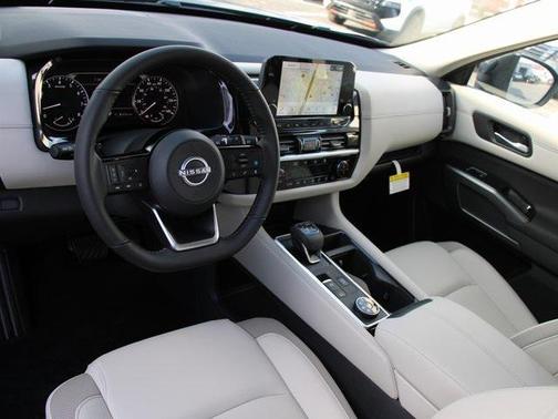 2025 Nissan Pathfinder SL 4WD