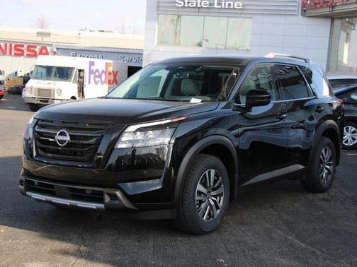 2025 Nissan Pathfinder SL 4WD