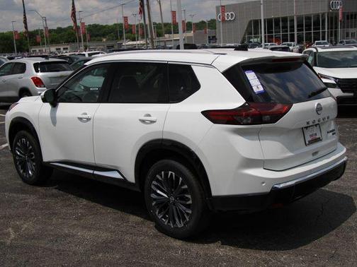 Everest White Pearl Tricoat 2026 Nissan Rogue Platinum
