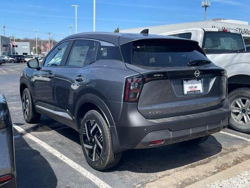Gun Metallic 2026 Nissan Kicks SV