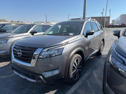 2025 Nissan Pathfinder Platinum 4WD