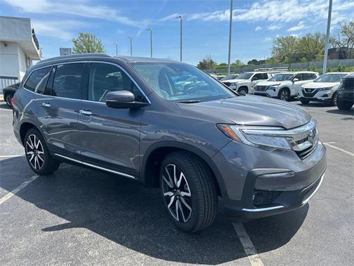 2022 Honda Pilot Touring 8-Passenger