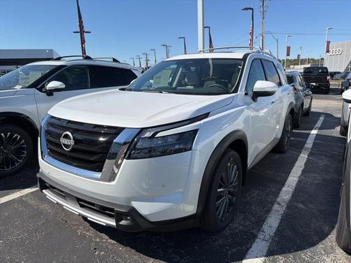 2025 Nissan Pathfinder SL 4WD
