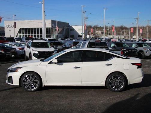 2023 Nissan Altima 2.5 SL