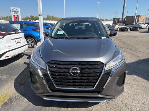 2025 Nissan Kicks S