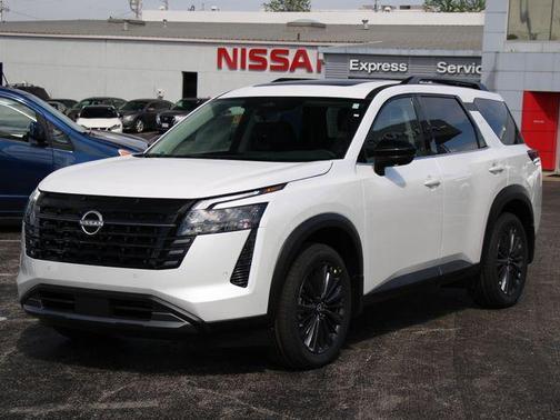 Everest White Pearl Tricoat 2026 Nissan Pathfinder SL