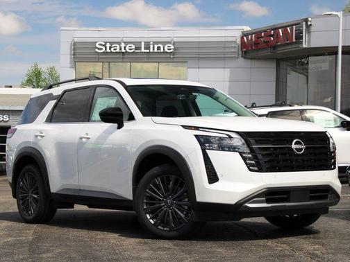 Everest White Pearl Tricoat 2026 Nissan Pathfinder SL