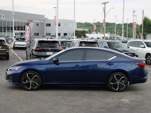2023 Nissan Altima SR FWD
