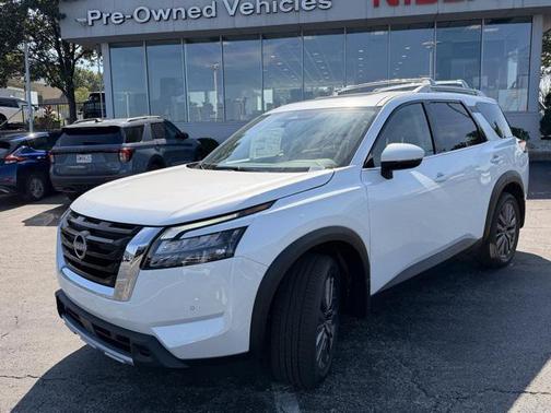 2025 Nissan Pathfinder SL 4WD