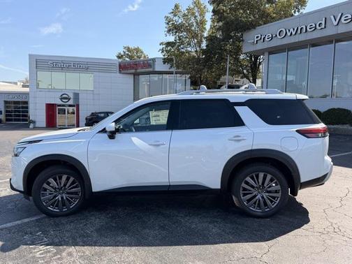 2025 Nissan Pathfinder SL 4WD