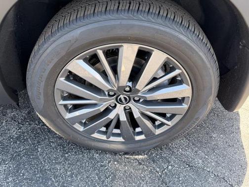 2025 Nissan Pathfinder SL 4WD