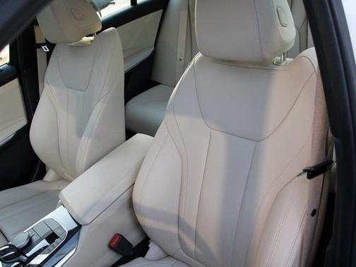2019 BMW 330 330i