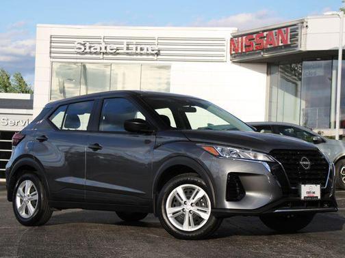 Gun Metallic 2025 Nissan Kicks S