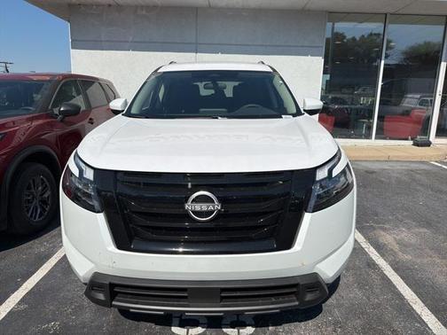 2025 Nissan Pathfinder SV 4WD