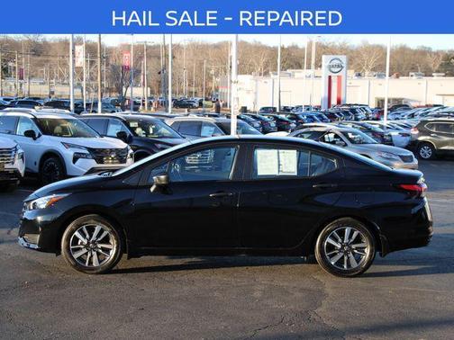 Super Black 2025 Nissan Versa 1.6 S