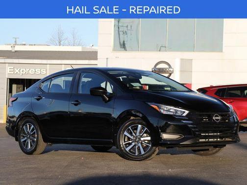 Super Black 2025 Nissan Versa 1.6 S