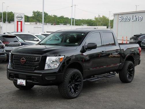 2024 Nissan Titan SV