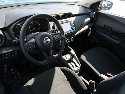 2025 Nissan Kicks S